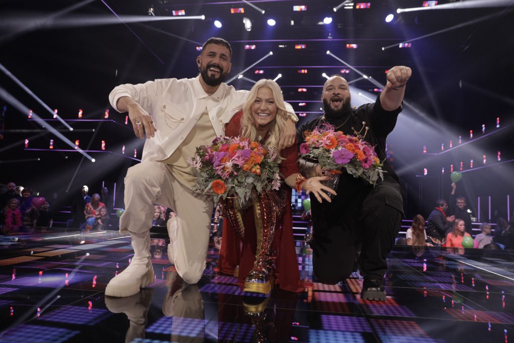 Bild på Medina och Klara Hammarström.